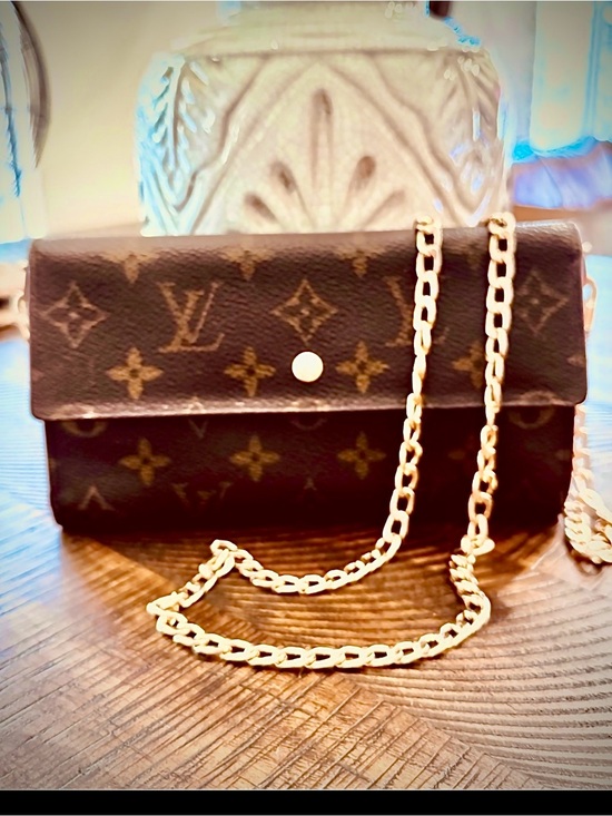 Louis Vuitton Handbags - Louis Vuitton vintage international monogram wallet converted Crossbody